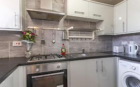 Spacious Flat In West Midlands